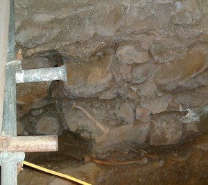 Post 47 (b) bones DSCF0169 Bones in exterior (south) wall