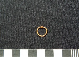 E84 St Nicholas Site Week 33 Gold ear-ring 1231 Aberdeen Art Gallery & Museums Collections